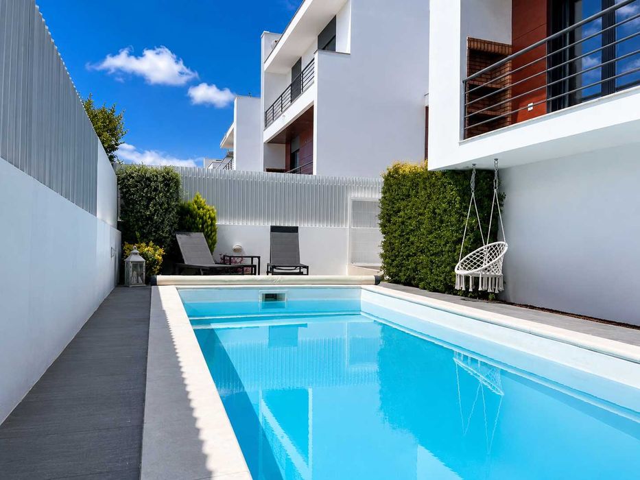 Moradia T4 independente | Garagem | Piscina | Excelentes Áreas