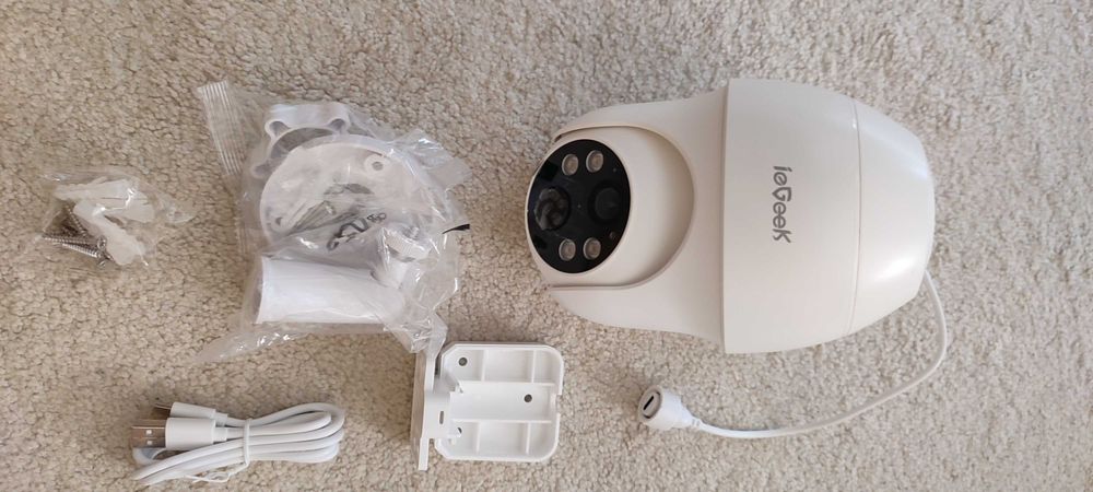 Kamera zewnętrzna ieGeek S11 4G LTE z panelem solarnym biała