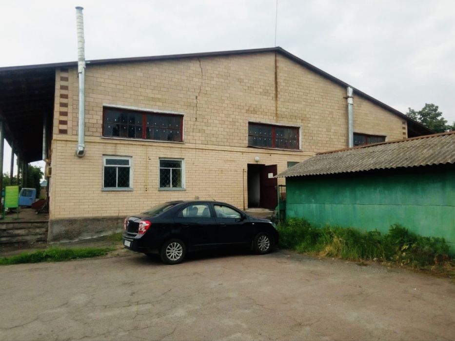 Продам склад 408 м2  і офіс 84м2 в Чорнобай