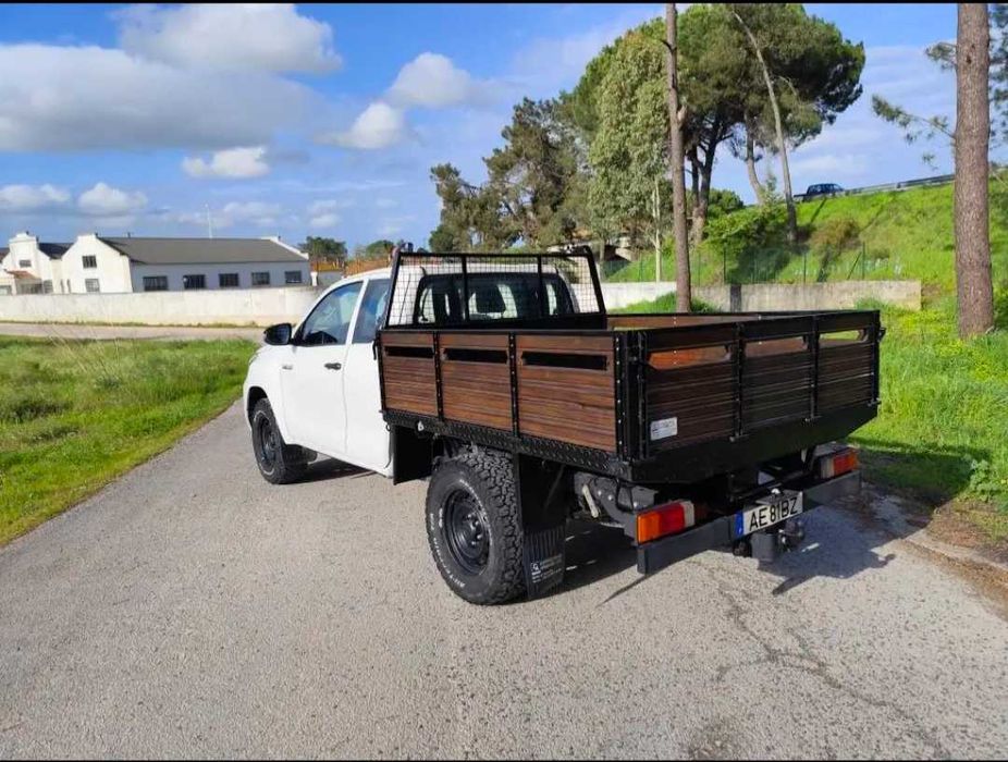Toyota Hilux 4×4 2.4 D-4D