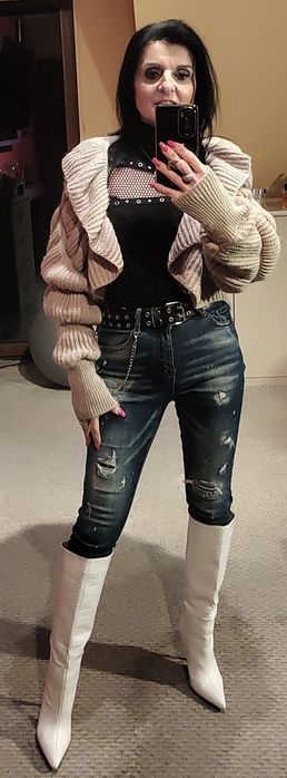 Beżowy sweterek, na chłodne dni