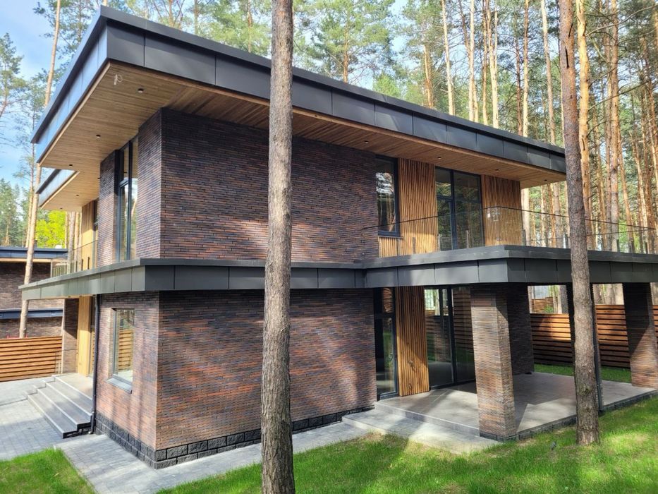 Люксовий будинок в оточені соснового лісу, Білогородка