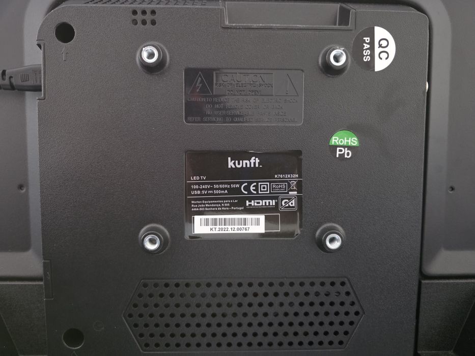 Tv led Kunft 32" com suporte de parede