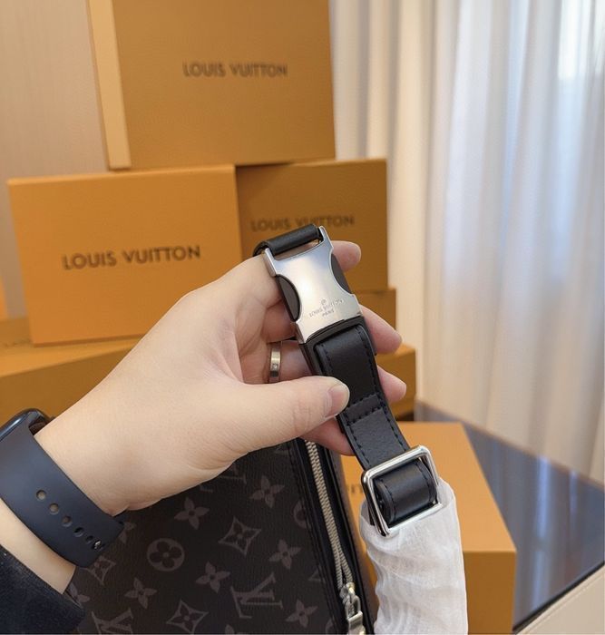 Купить мужскую  сумку бананку louis vuitton чоловіча бананка