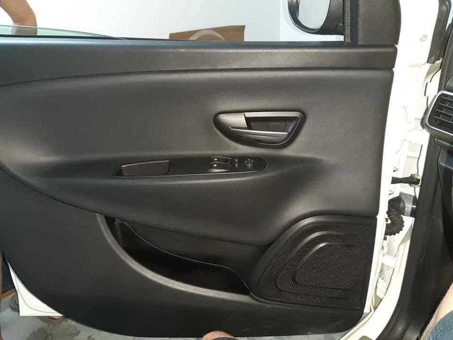 Lancia ypsilon 1.3 MultiJet Momo design