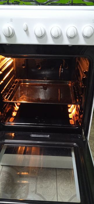 Газова плита б/в Indesit 50/50 поджигом, духовка газова.