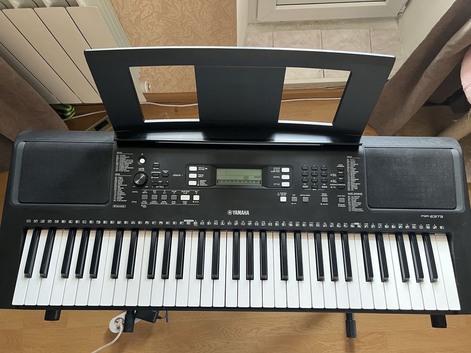 Синтезатор Yamaha PSR-E373