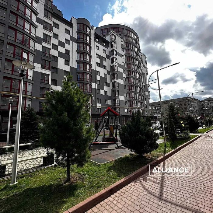 Видова квартира з терасою в якісному ЖК!