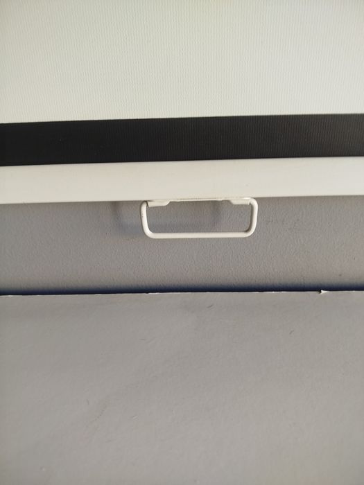Tela de projeção manual grande,com 1.98 m de largura