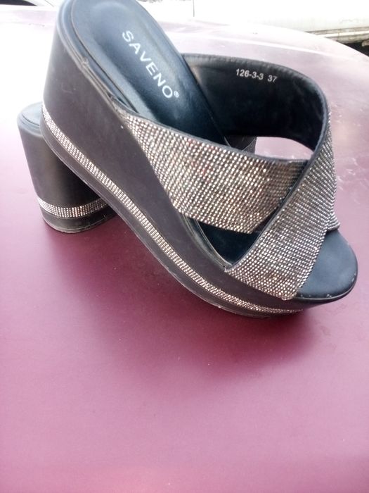 Продам класнючі шльопки