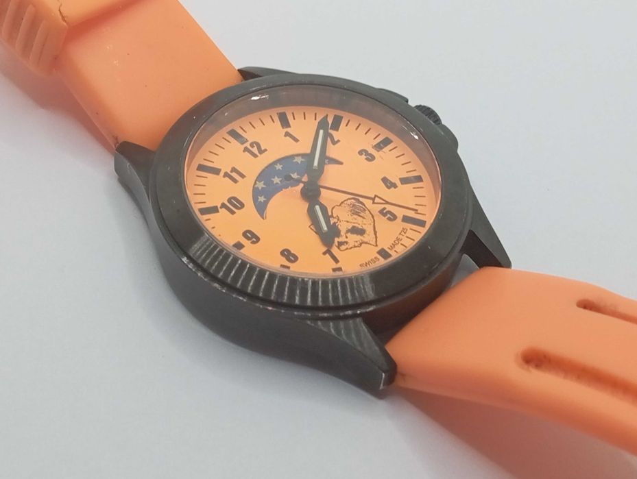 Zegarek myśliwski  z fazami księżyca i dwoma paskami