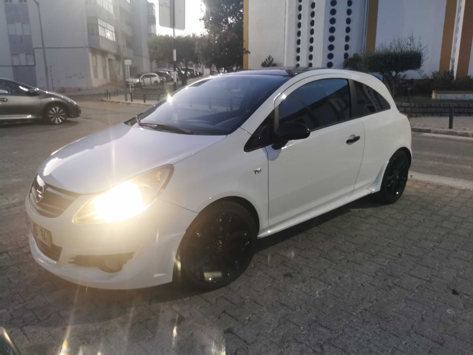 Opel corsa 1.4 Black Edition