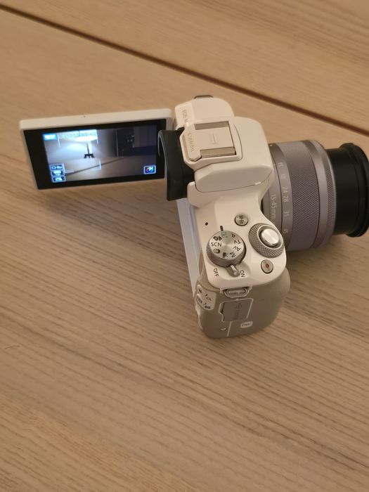 Canon EOS M50 Branca
