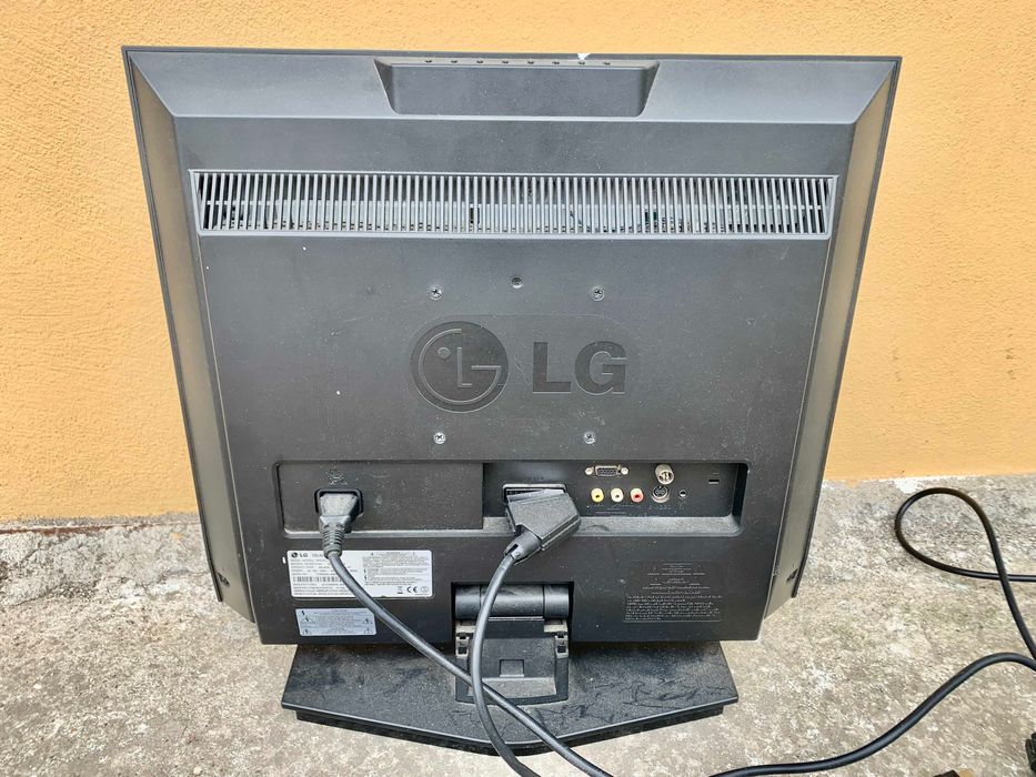 Vendo Televisão LG Usada 47 cm x 34 cm – 35 €