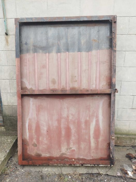 Металеві б/у гаражні ворота без рами ширина 240 мм. висота 183 мм