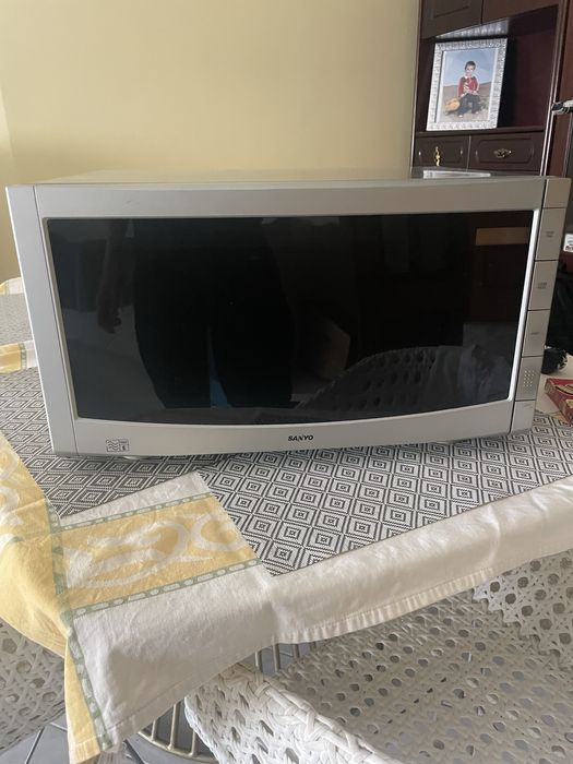 Micro-ondas Sanyo EM-FL50N  “impecavel quase novo”