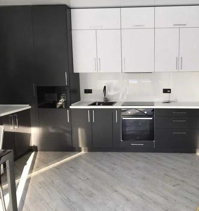 Оренда будинку з басейном с. Наварія 150м² 4 кімнати власне опалення