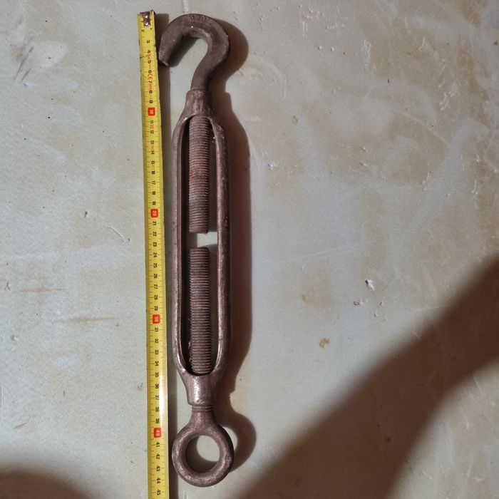 Esticador como novo muito forte.