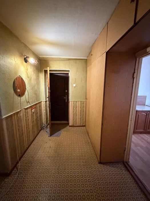 Продаж 3-кімнатної квартири в центральній частині міста.