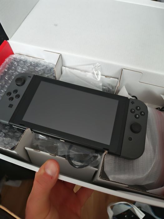 Nintendo Switch Play  Station  4 Nintendo Switch 2 zdeklasował PlayStation 4. Genialna