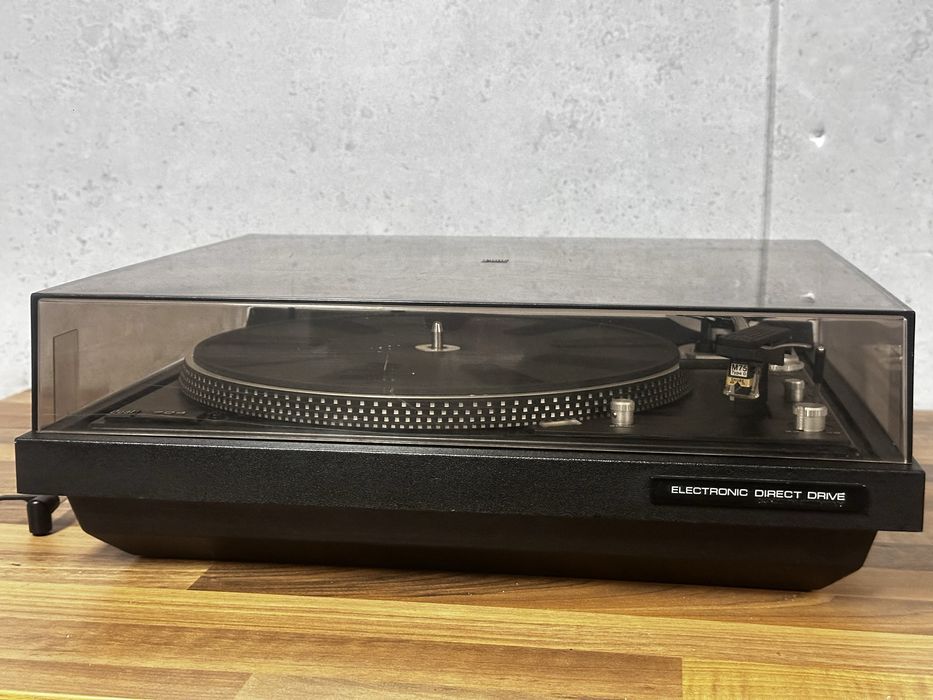 Gramofon Dual 704 z wkladka shure M75 Type D i szczotką antystatyczną