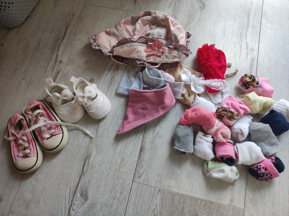 Zestaw buciki, skarpetki