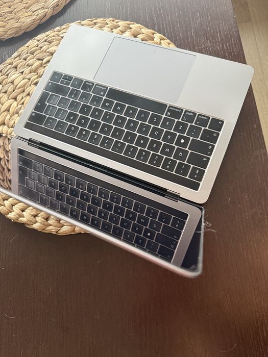 ⸻  Apple MacBook Pro 13” 2019 – model A2159
