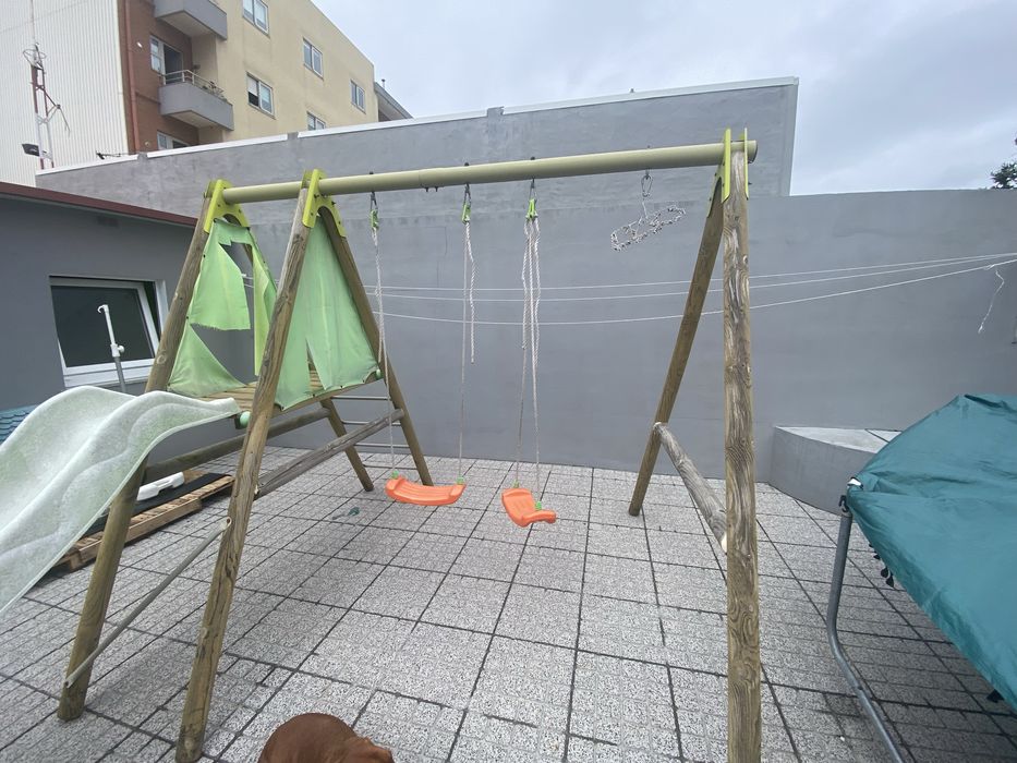 Baloiço e escorregador, Parque infantil!