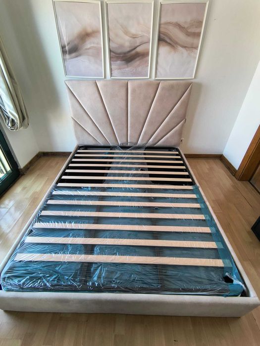 Camas De Casal Estofadas ALTA GAMA - MODELO RAYOS - Top de Gama 190x140m Estrado Incluído!!