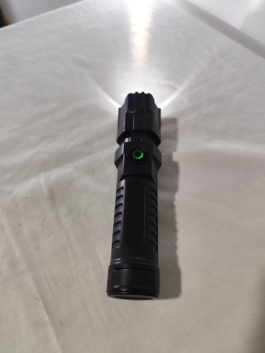 Lanterna LED Tática P50 – Recarregável [Nova]