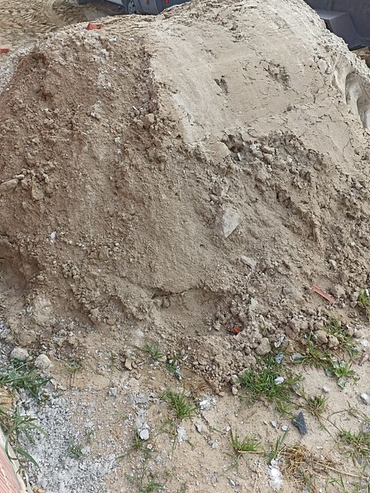 Piach zasypowy wiślany czarnoziem beton kruszony prace ziemne
