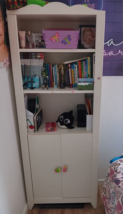 Estante IKEA modelo Hensvik