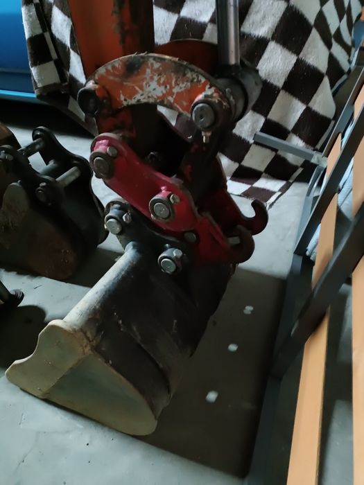 Mini giratória hitachi 1.8t