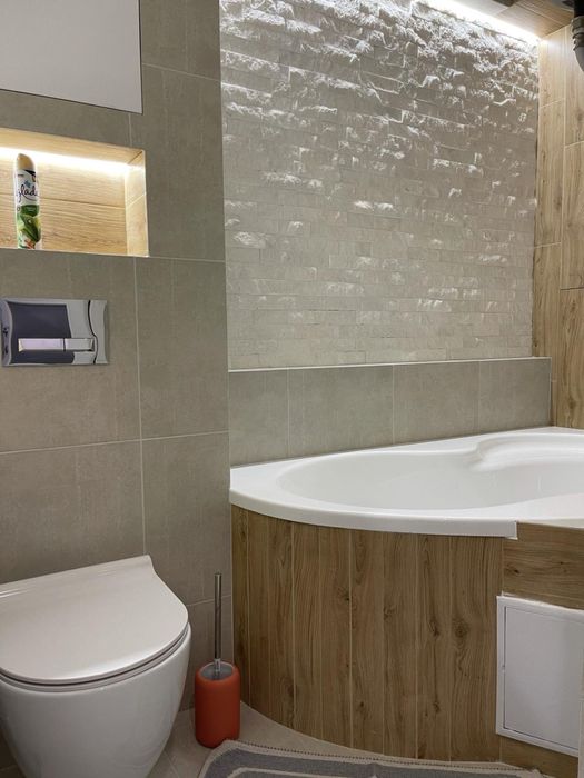 Посуточно трёхкомнатная возле Гулливера центр