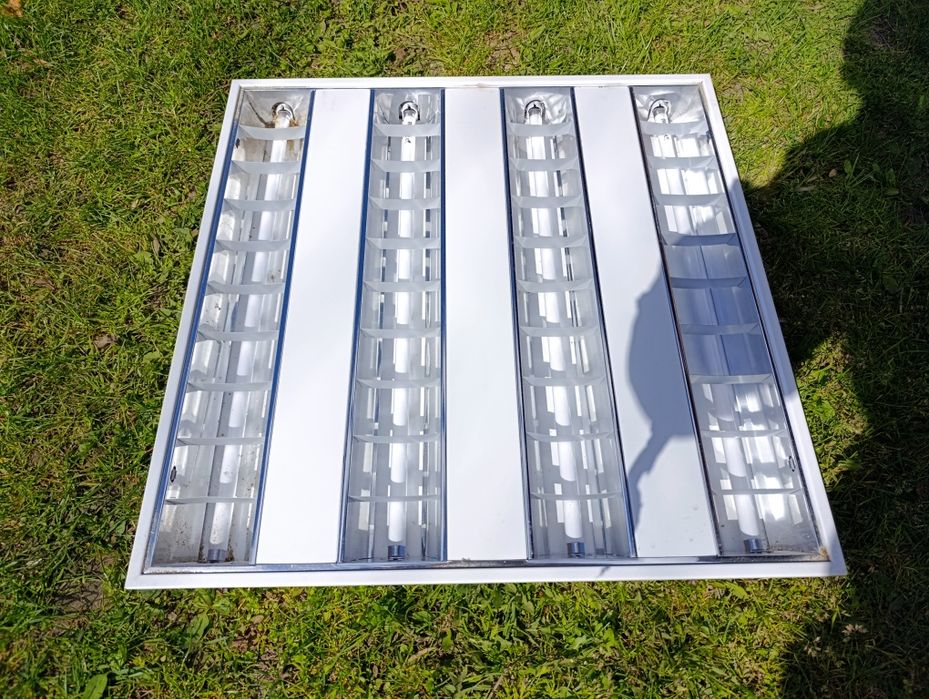 Oprawy rastrowe 60x60 do sufitu systemowego Philips lampy