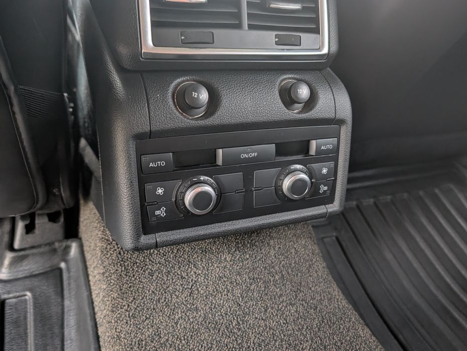 Audi Q7 3.0tdi Xenon pdc el klapa el hak