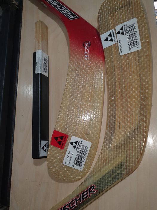 Продам хокейні клюшки