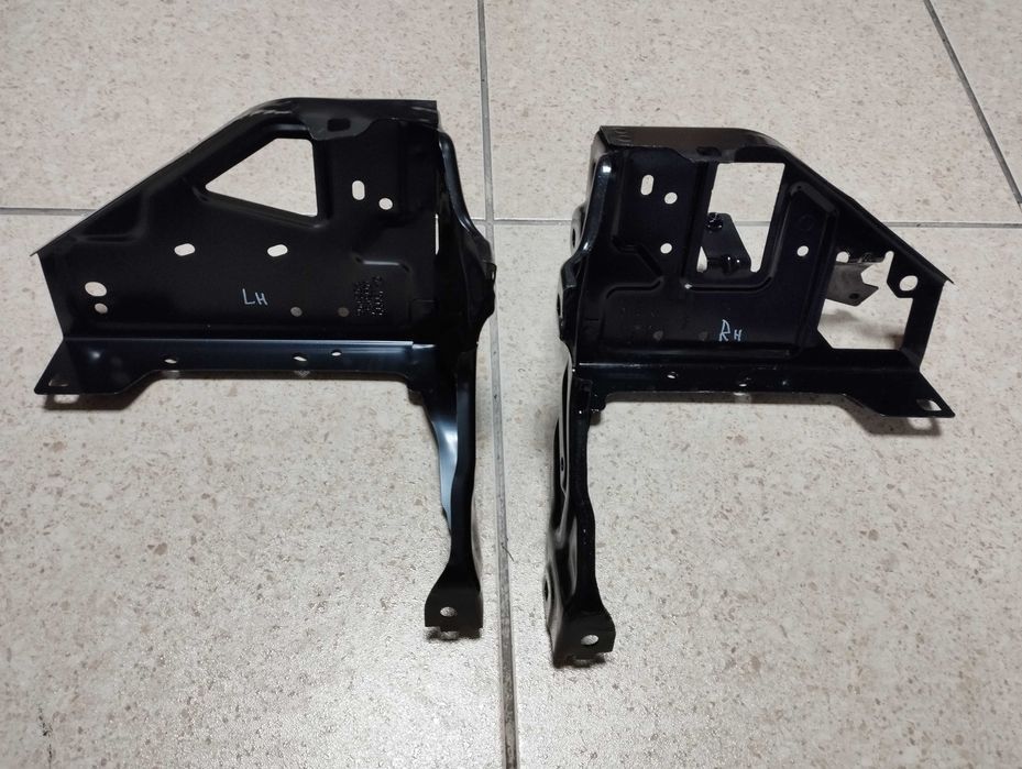 BMW X1 F48 F39 Кронштейн кріплення фари 51647342502 окуляр 51647342501