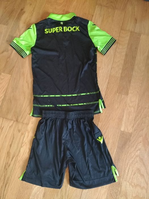 Equipamento Sporting para criança