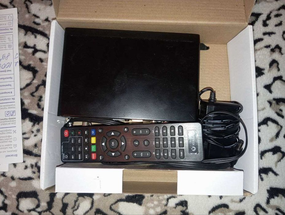 Тюнер Віасат новий