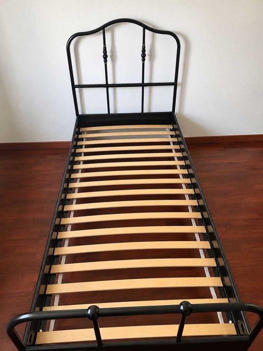 Cama IKEA Sagstua