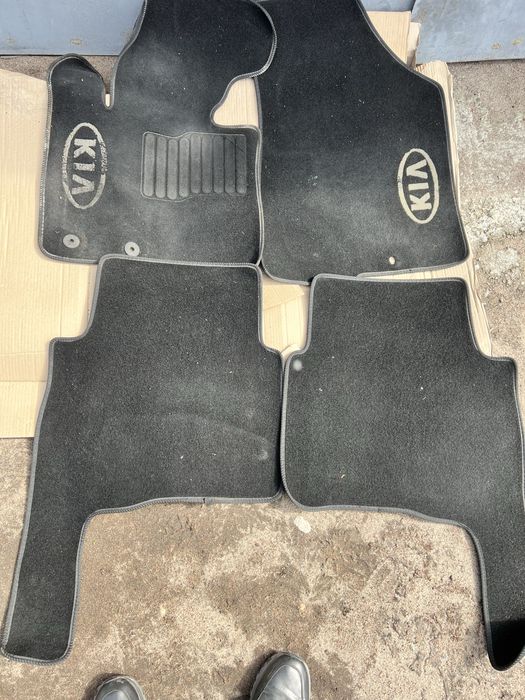 Продам коврики кіа