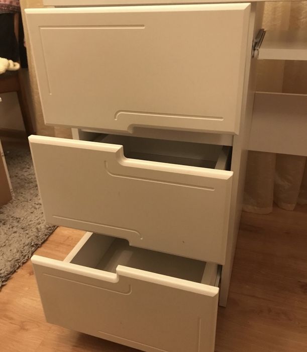 Biurko komputerowe z szufladami , białe bdb stan