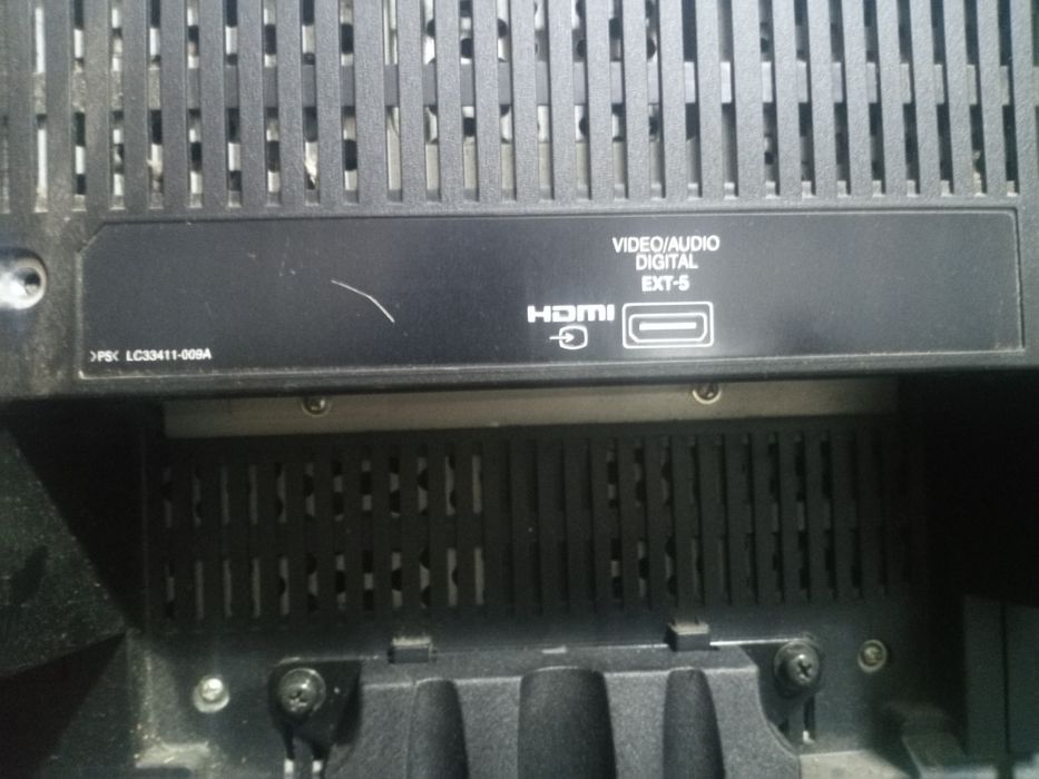 Televisão JVC em bom estado