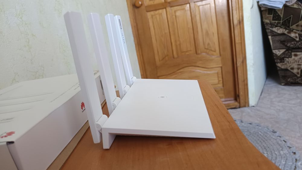 Роутер Huawei WS7100 WiFi 6 Plus — стан відмінний