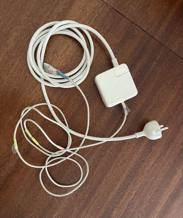 13-inch Portable MacBook Air64283956377729124