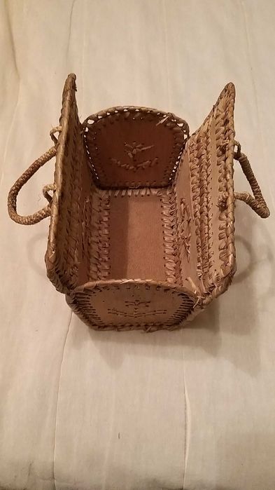 mala , bolsa em Junco rafia e Madeira feito á mão