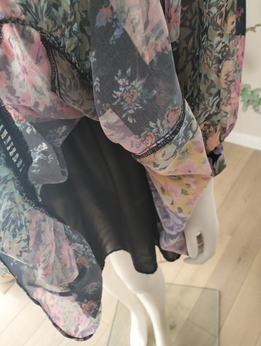 Zwiewna luźna sukienka Zara