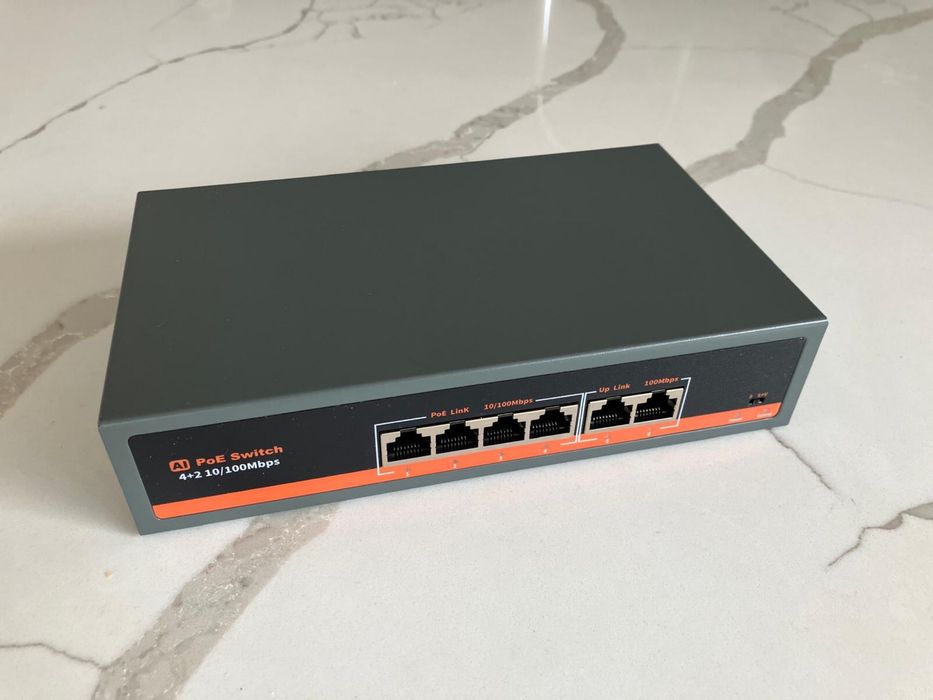 Switch PoE CIOT-H4L2 6-portowy Commax