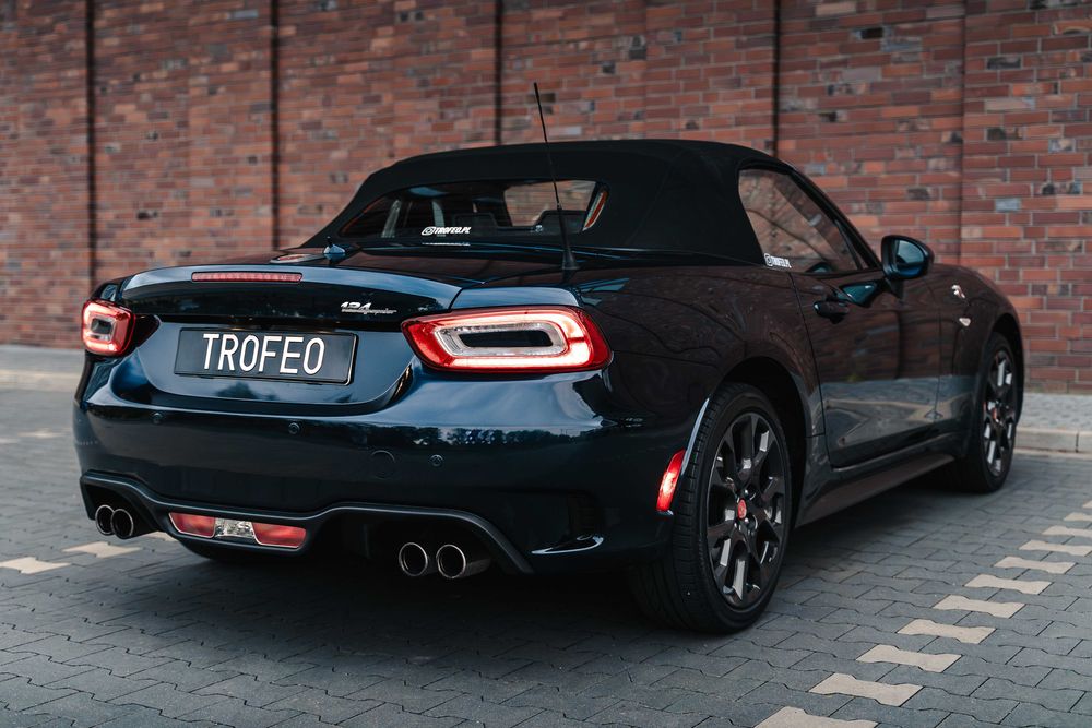 Abarth 124 Spider wynajem ( Cabrio, wypożyczalnia samochodów, wydech)